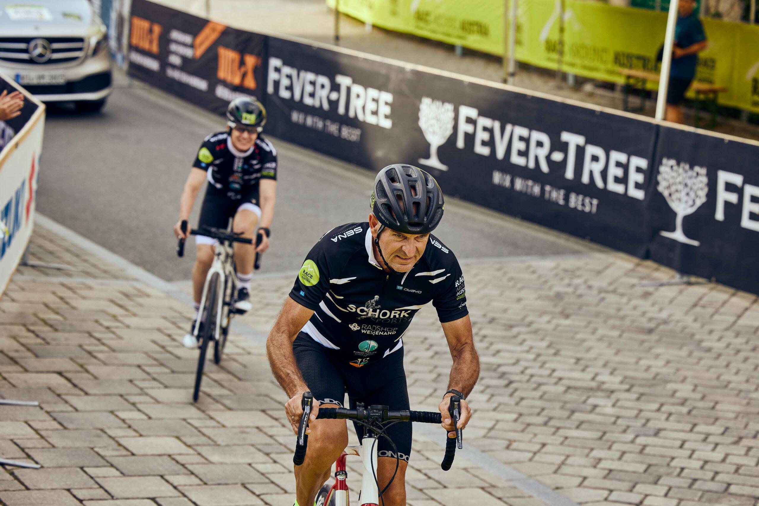 Uta Knape und Uwe Schork - RAA-Zieleinfahrt - © Martin-Granadia